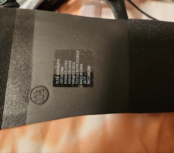 Wild Pair Earheart Black T Strap Sandals Size 10.5 NIB - Picture 6 of 10